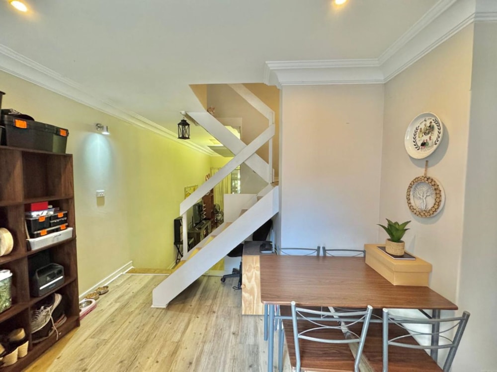 Townhouse let in Morningside, Durban - 1DA1691051 Townhouse let in Morningside, Durban - 1DA1691051