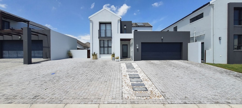 Security estate home sold in Jakarandas - 1KV1705547 Security estate home sold in Jakarandas - 1KV1705547