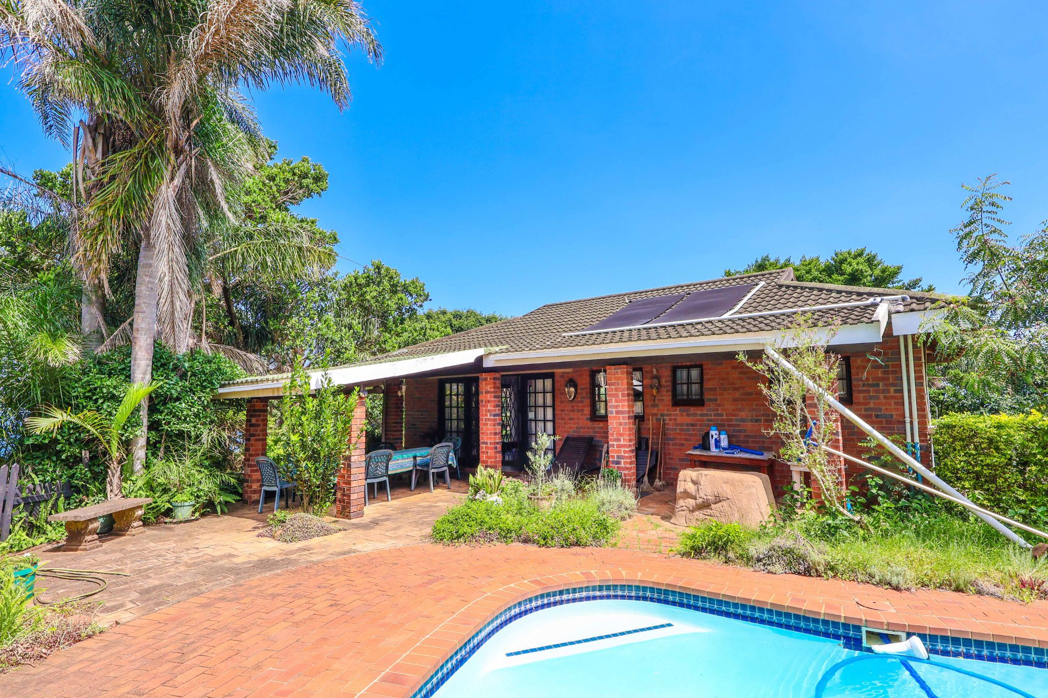 Cluster for sale in Amanzimtoti - 1WB1689775