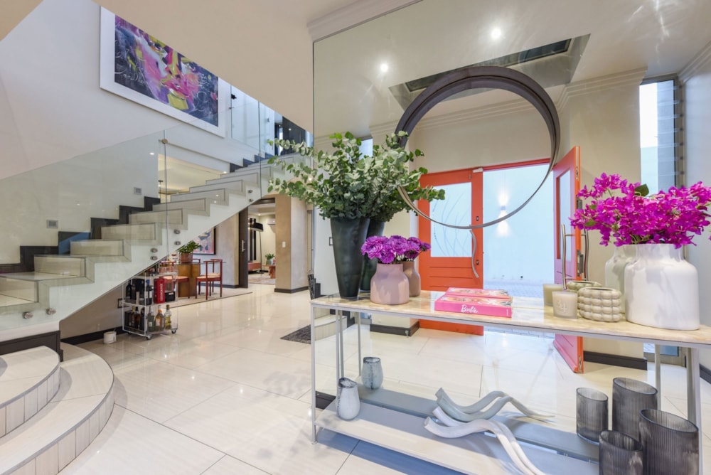 Double-storey cluster sold in Sandown, Sandton - HP1687331 Double-storey cluster sold in Sandown, Sandton - HP1687331