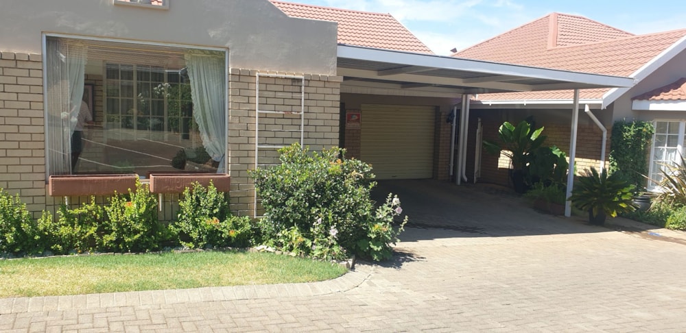 Townhouse sold in Kiepersol, Bloemfontein - 1BX1689435 Townhouse sold in Kiepersol, Bloemfontein - 1BX1689435