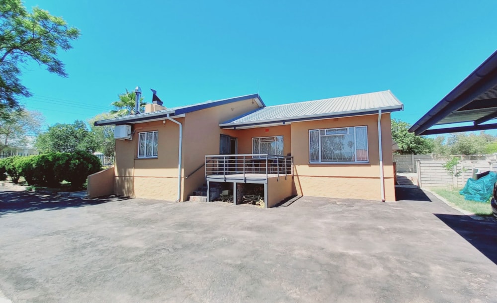 House for sale in Oudtshoorn North - 1OU1689238