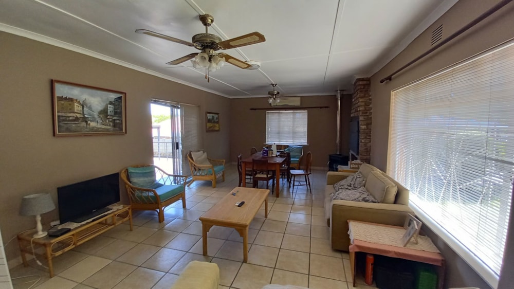 House for sale in Oudtshoorn North - 1OU1689238