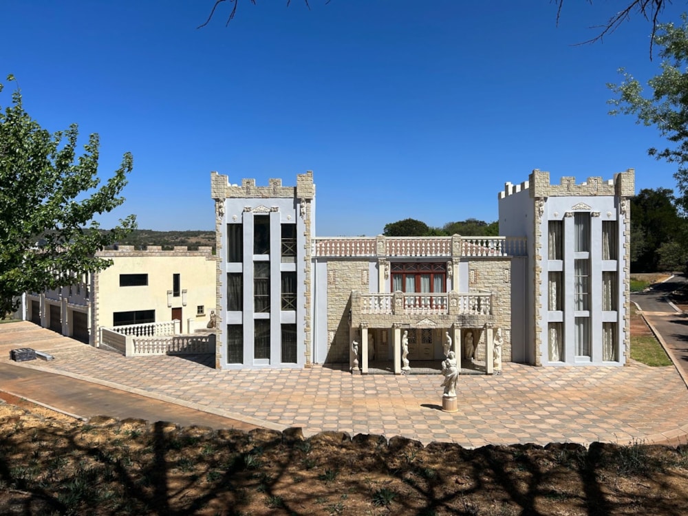 House for sale in Mooikloof Equestrian Estate - PT1691411