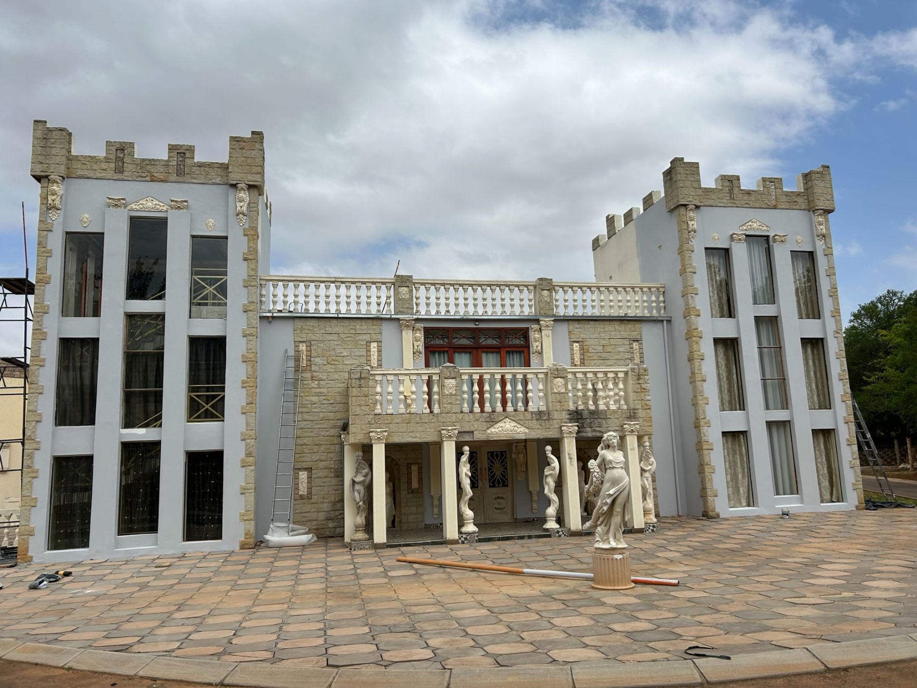 House for sale in Mooikloof Equestrian Estate - PT1691411