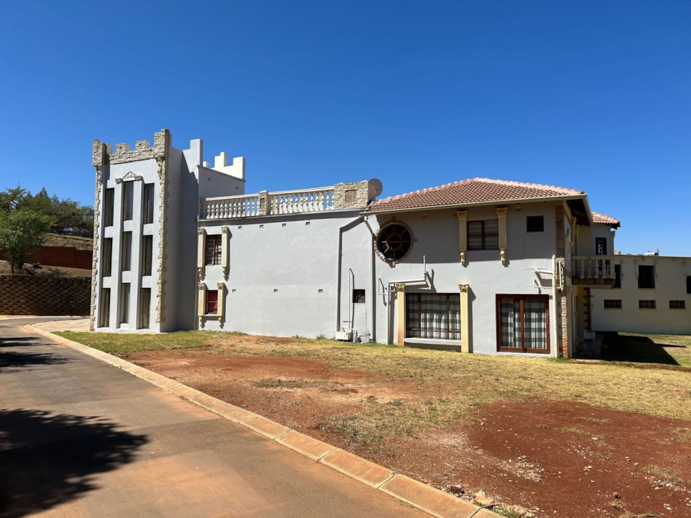 House for sale in Mooikloof Equestrian Estate - PT1691411