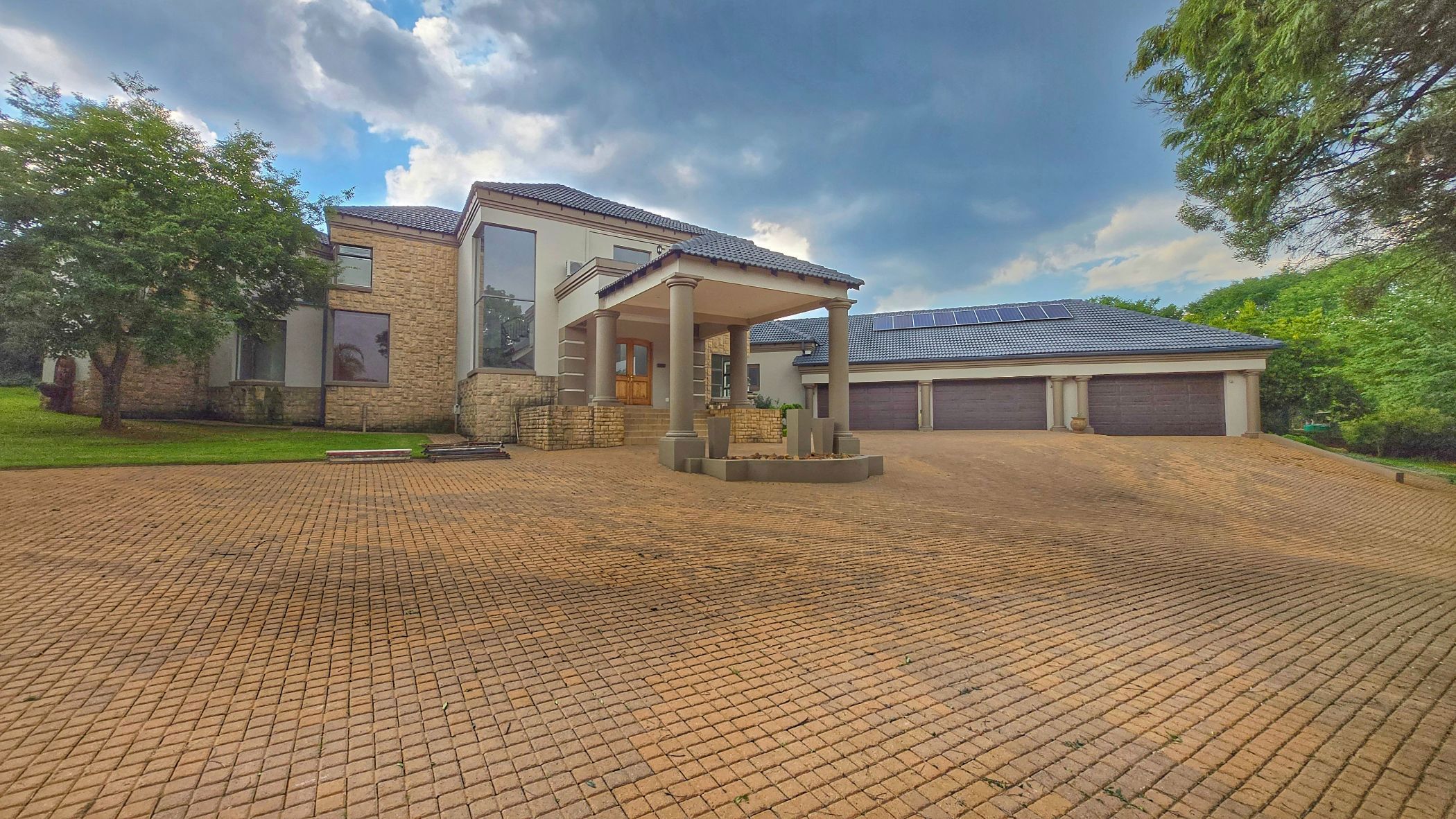 House for sale in Mooikloof Equestrian Estate - PT1692379