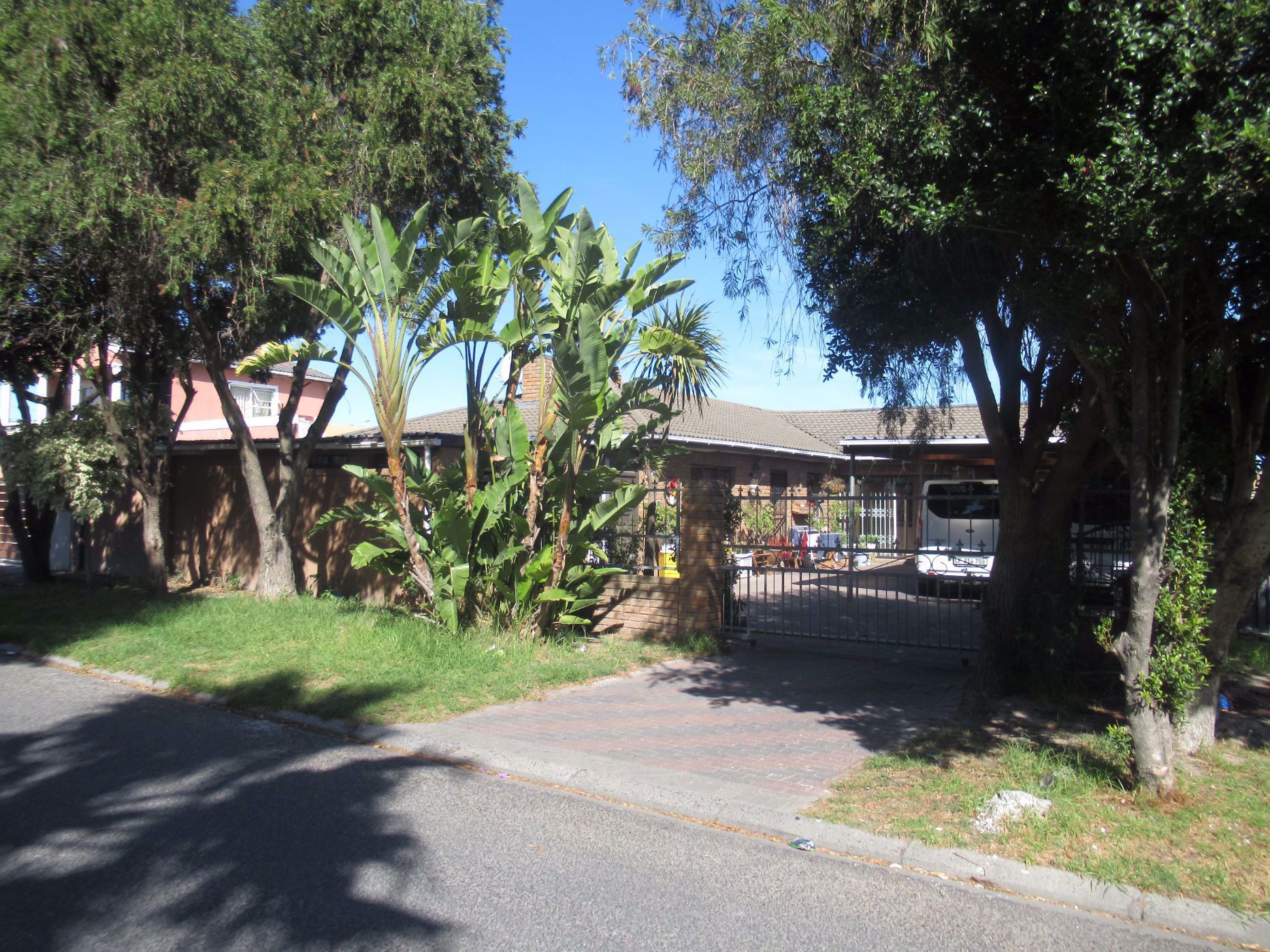 Bachelor apartment let in Forest Glade - 1KV1694385