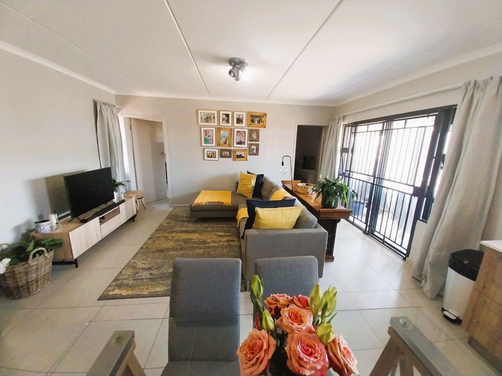 Apartment for sale in Golden Fields Estate - CN1614611