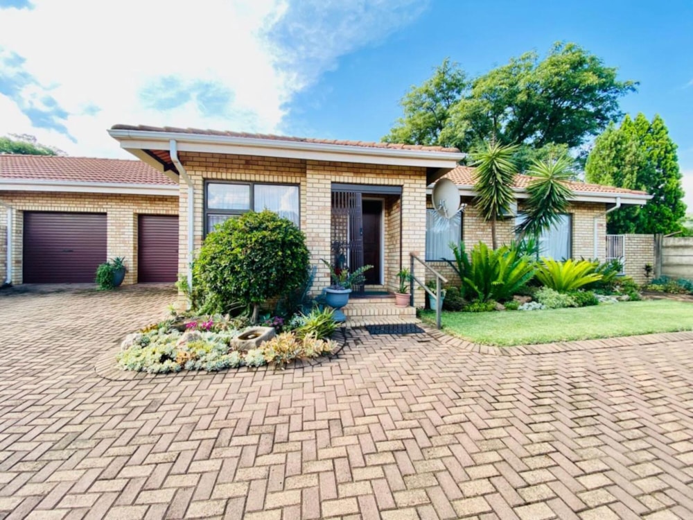 Townhouse for sale in Sunnyridge, Newcastle - 1NW1689325 Townhouse for sale in Sunnyridge, Newcastle - 1NW1689325