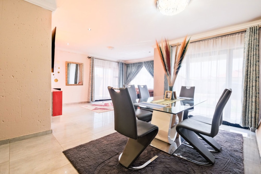 House for sale in Protea Glen - RDT1689434