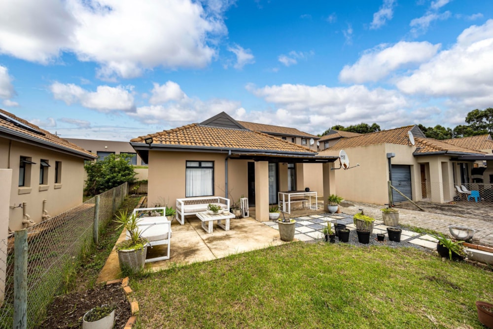 House for sale in Kidds Beach - 1EZ1692466