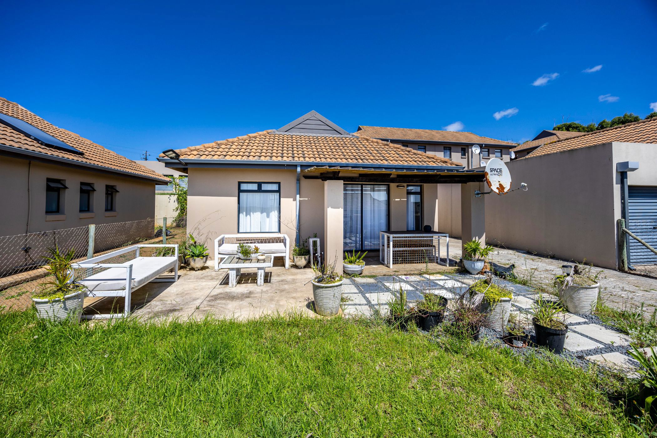 House for sale in Kidds Beach - 1EZ1692466