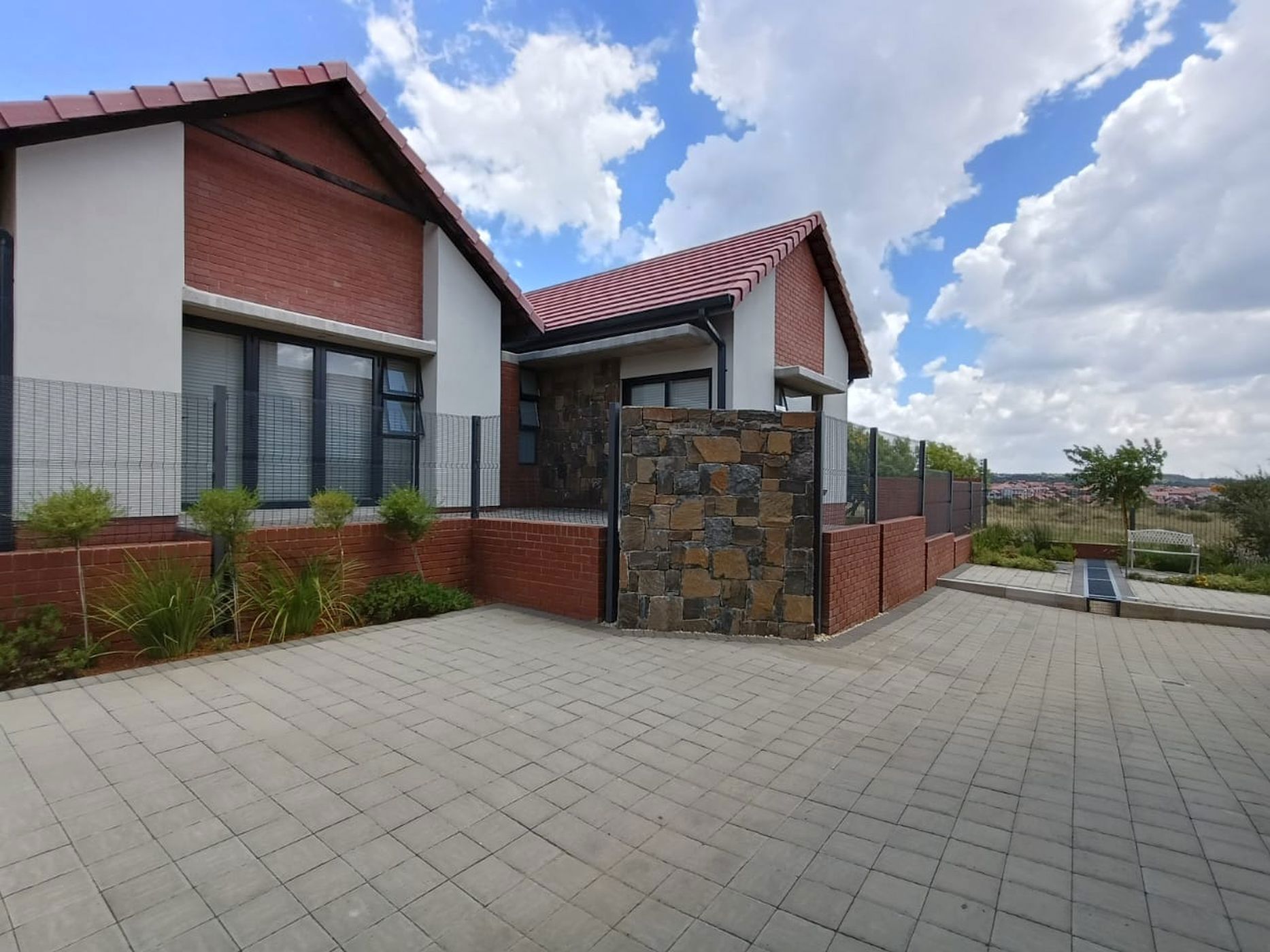 Townhouse let in Wild Olive Estate - 1BX1689227