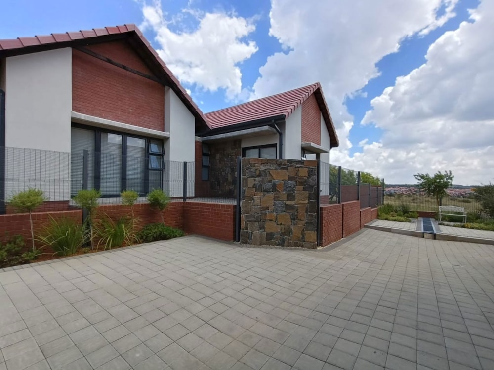 Townhouse let in Wild Olive Estate - 1BX1689227 Townhouse let in Wild Olive Estate - 1BX1689227