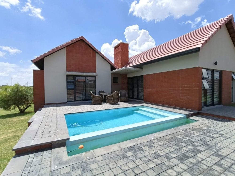 Townhouse let in Wild Olive Estate - 1BX1689227 Townhouse let in Wild Olive Estate - 1BX1689227