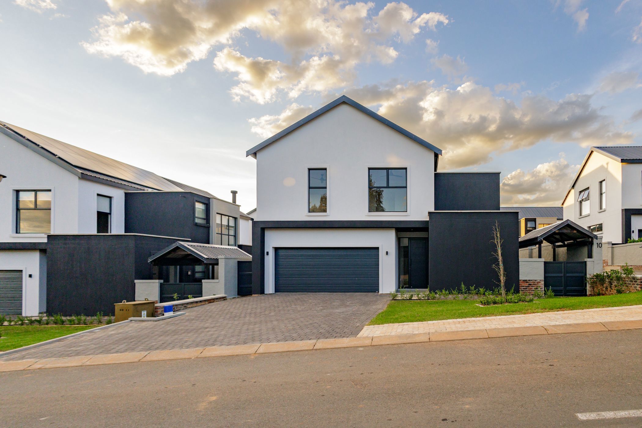 Double-storey cluster sold in Eagle Canyon Golf Estate - RAN1692329