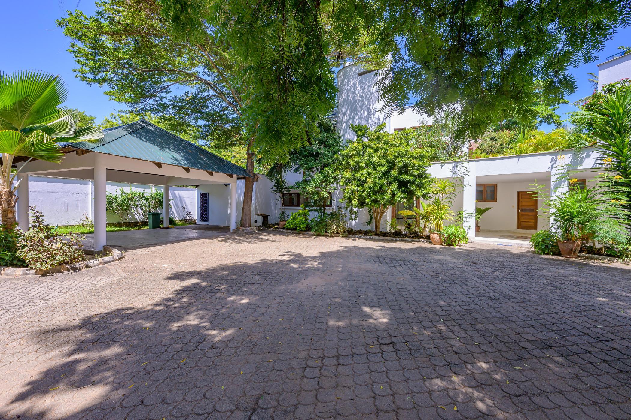 Bungalow to rent in Nyali, Kenya - 3KE1685571