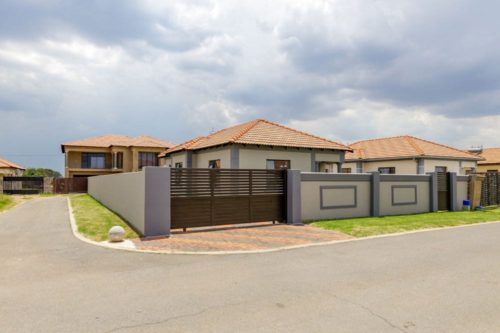 House sold in Crystal Park - EN1688316