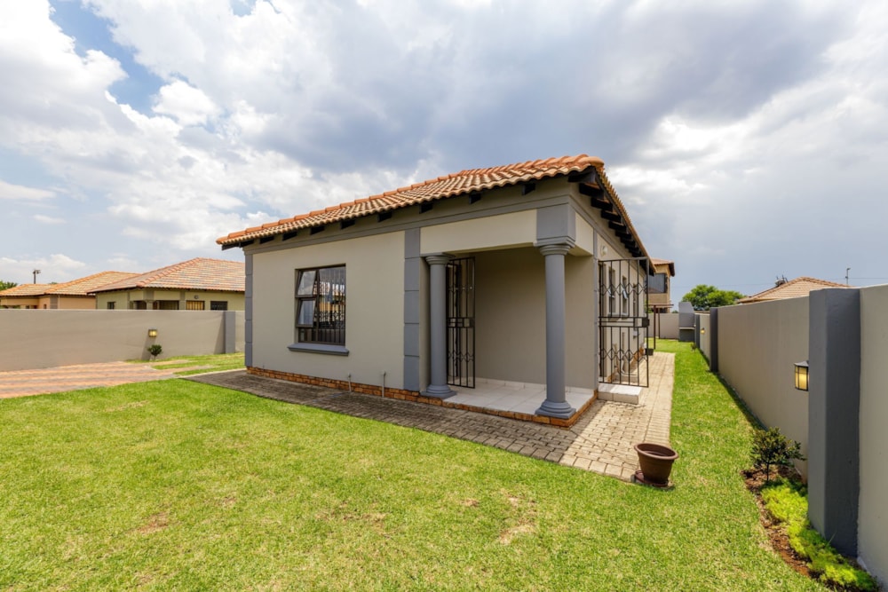 House sold in Crystal Park - EN1688316