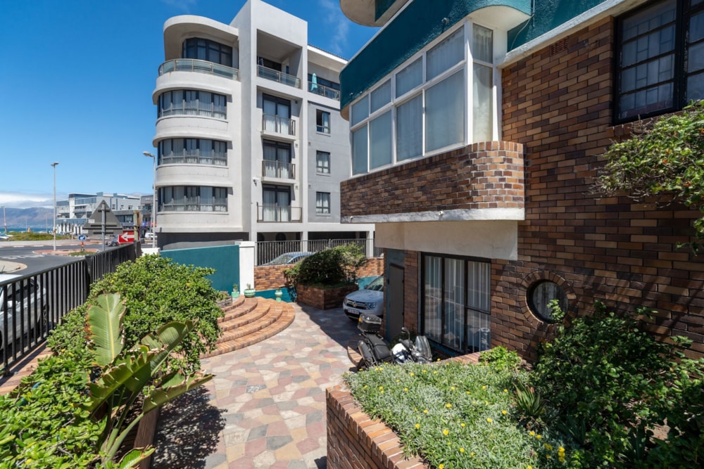 Apartment sold in Muizenberg - FH1690165 Apartment sold in Muizenberg - FH1690165