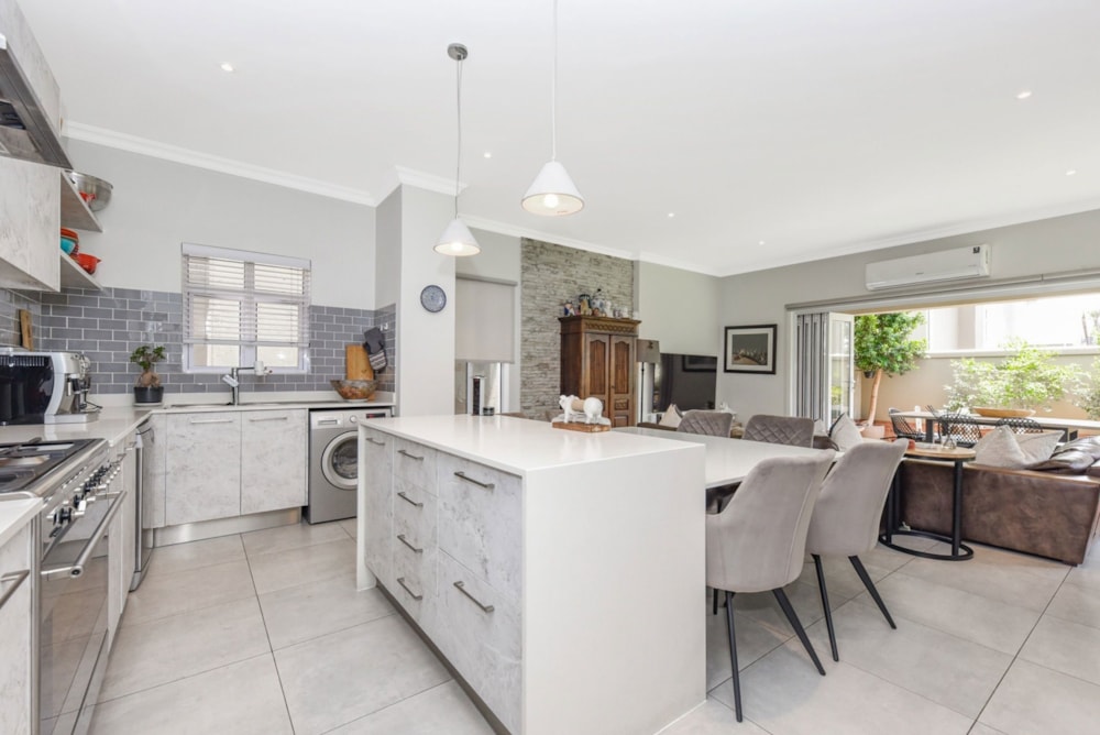 Townhouse let in Douglasdale - FYL1688884 Townhouse let in Douglasdale - FYL1688884