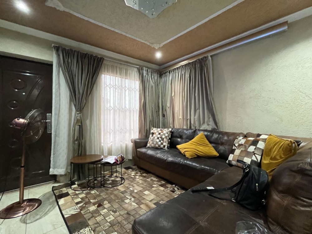 House sold in Beverley Hills, Evaton - 1VT1692584 House sold in Beverley Hills, Evaton - 1VT1692584