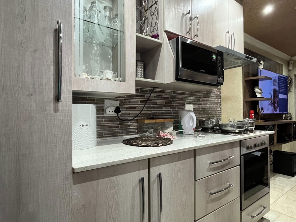 House sold in Beverley Hills, Evaton - 1VT1692584 House sold in Beverley Hills, Evaton - 1VT1692584