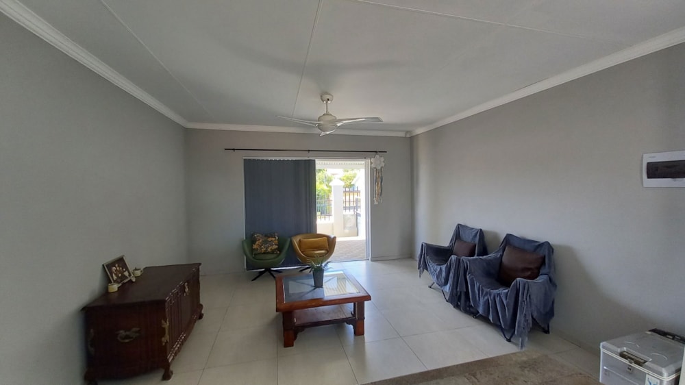 Security complex home sold in Oudtshoorn North - 1OU1688850 Security complex home sold in Oudtshoorn North - 1OU1688850