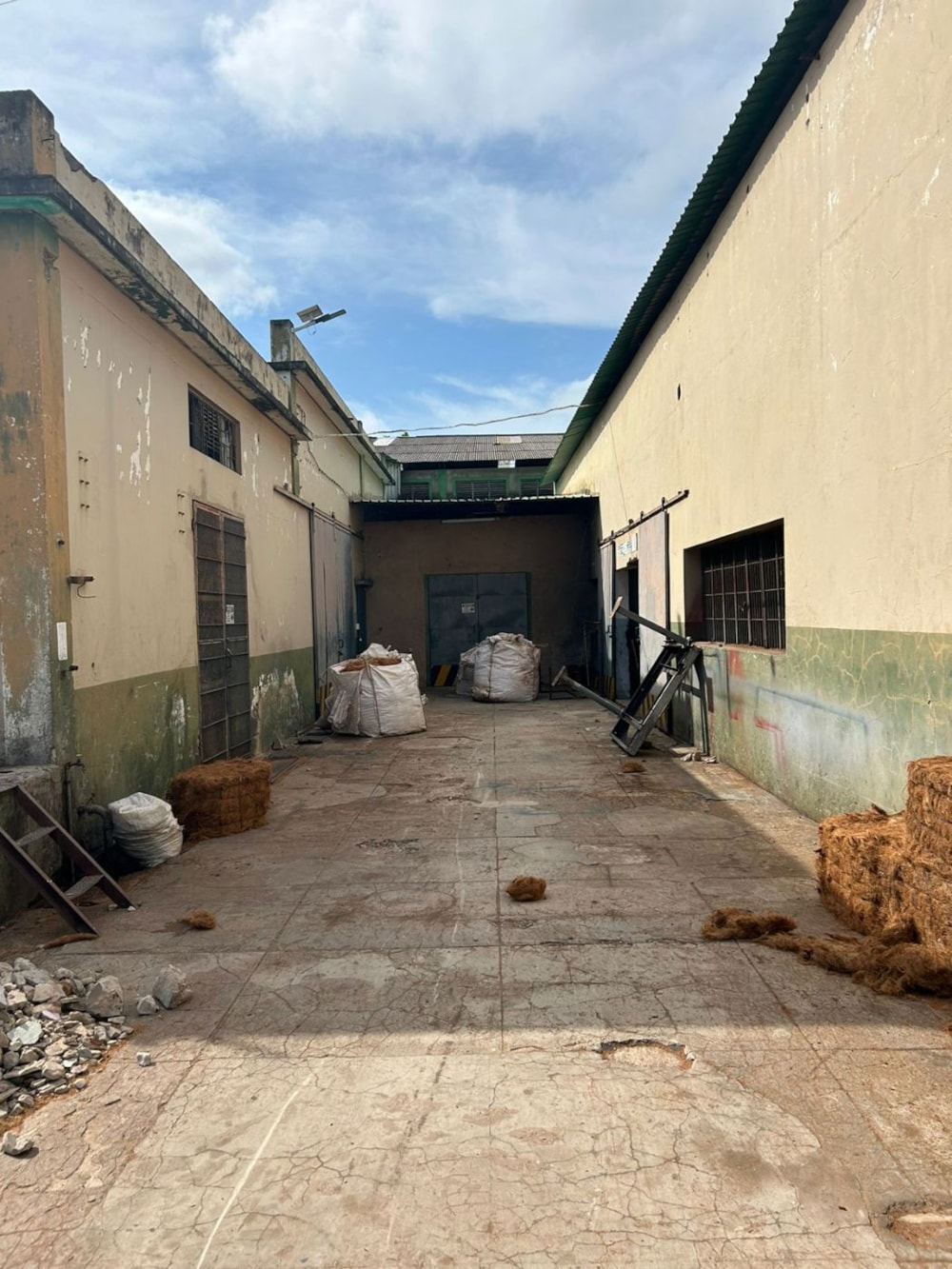 Commercial Building to rent in Inhambane, Inhambane, Mozambique - 3MQ1688836