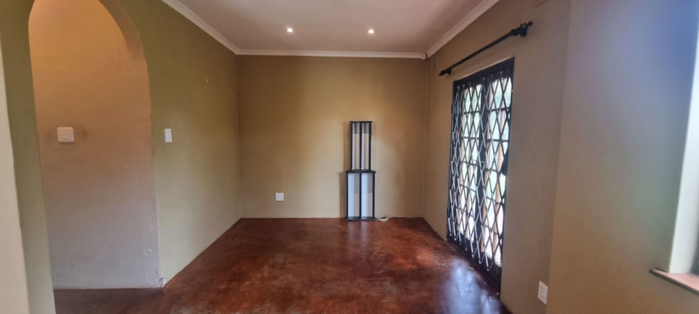 Garden cottage let in Forest Hills - 1KF1689696