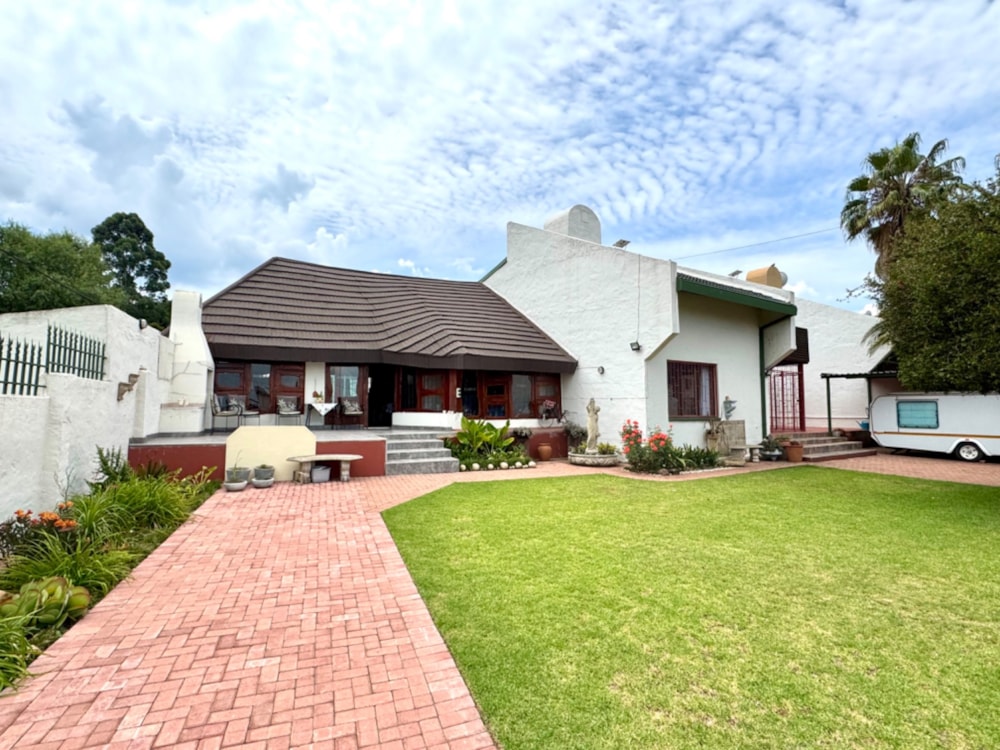 Security complex home for sale in Bronkhorstbaai - PRN1689036 Security complex home for sale in Bronkhorstbaai - PRN1689036