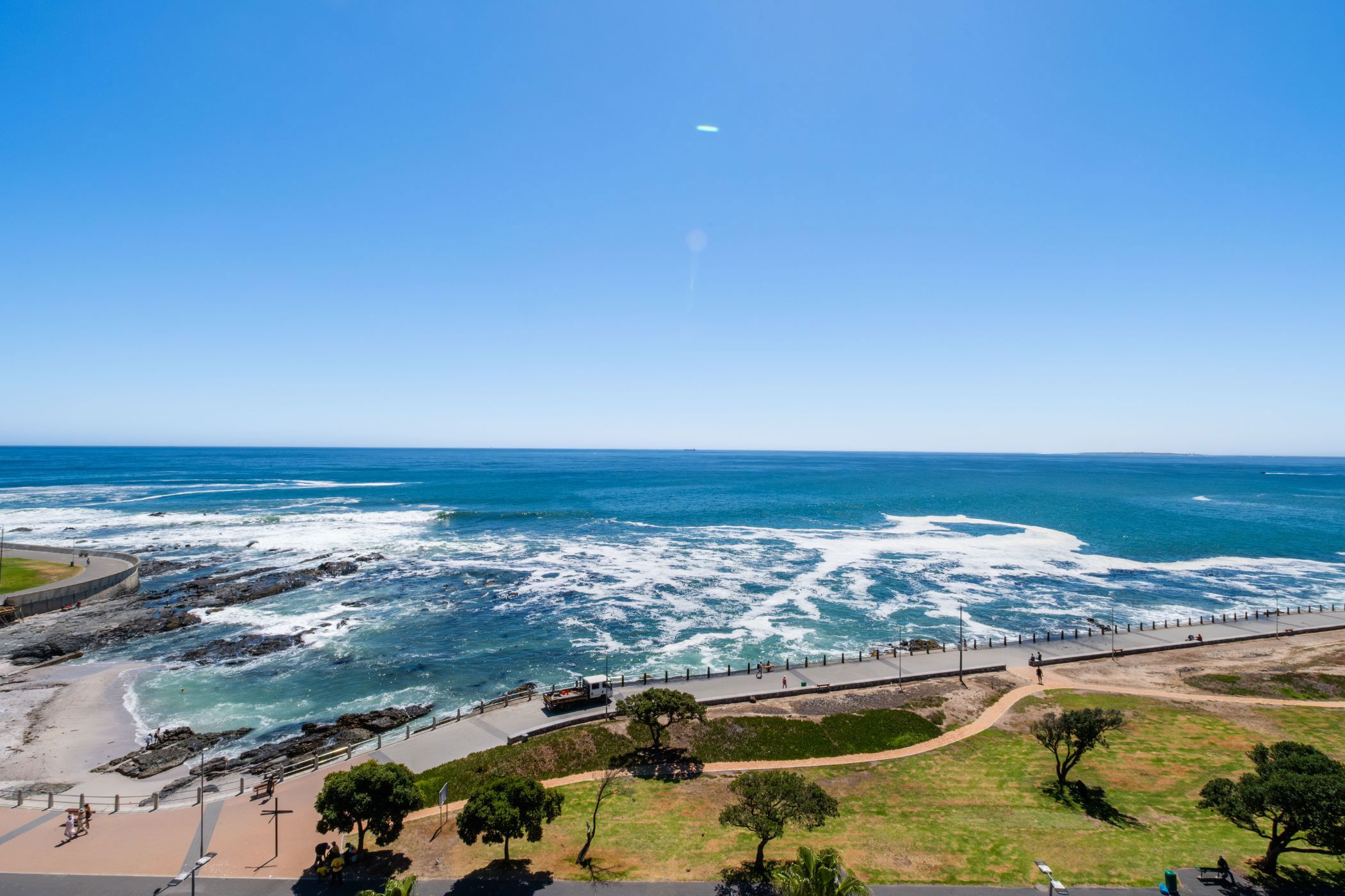 Apartment sold in Three Anchor Bay - AS1689623