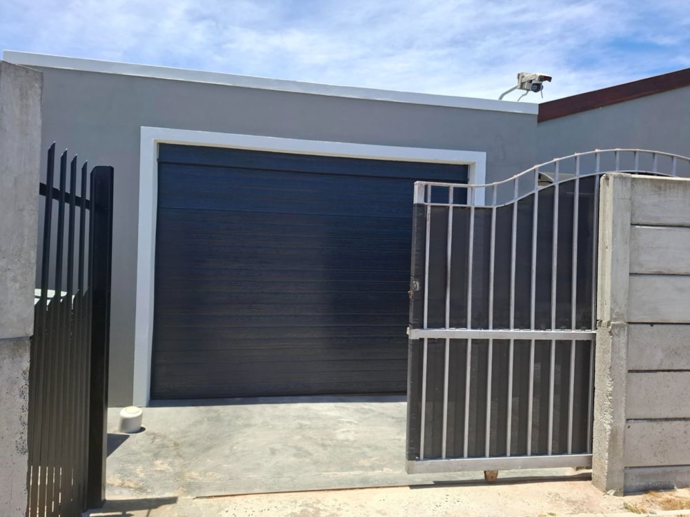 House let in Highlands Village - 1MN1689103