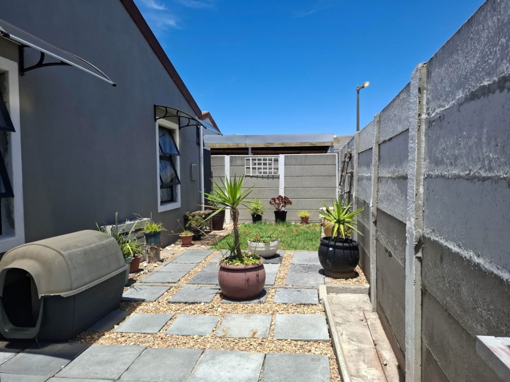 House let in Highlands Village - 1MN1689103