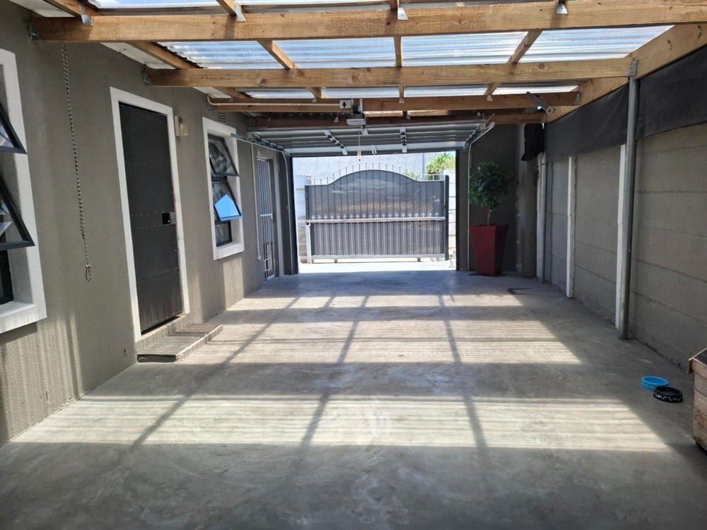 House let in Highlands Village - 1MN1689103