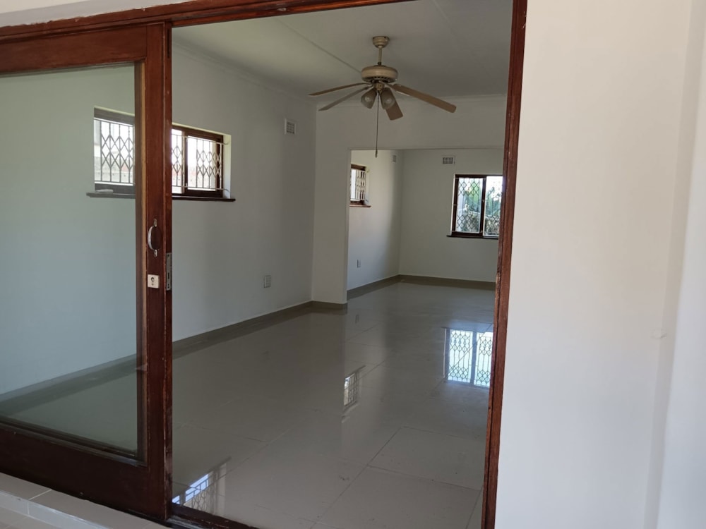 House to rent in Scottburgh South - 1si1689111