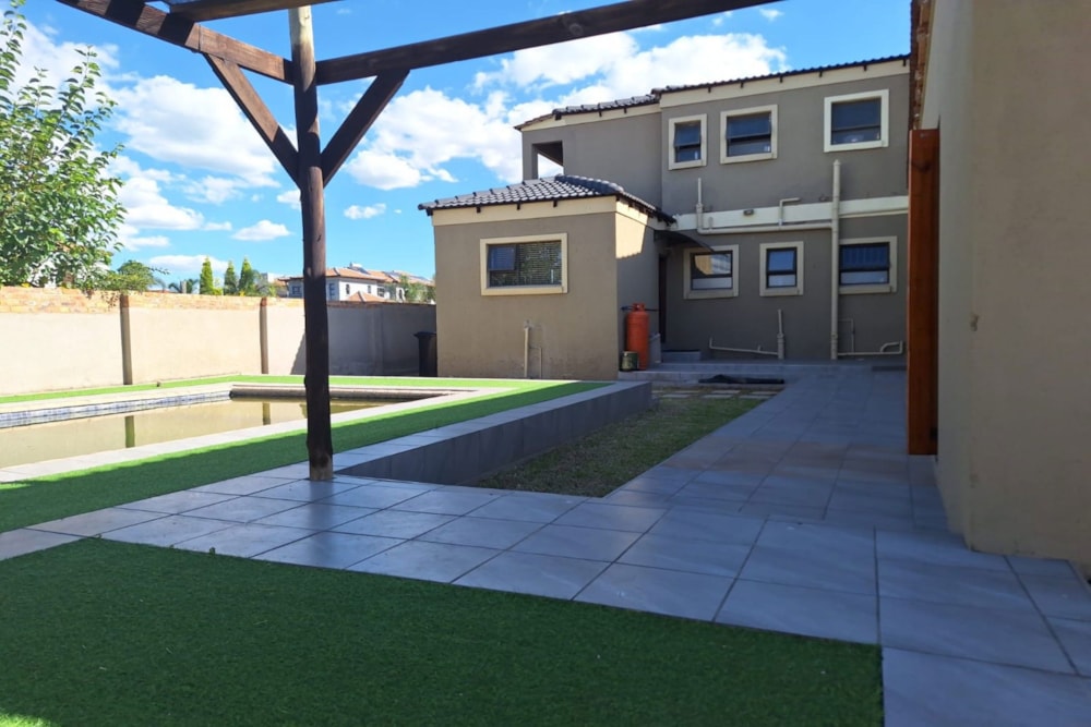 Double-storey house for sale in Model Park - 1WD1689148