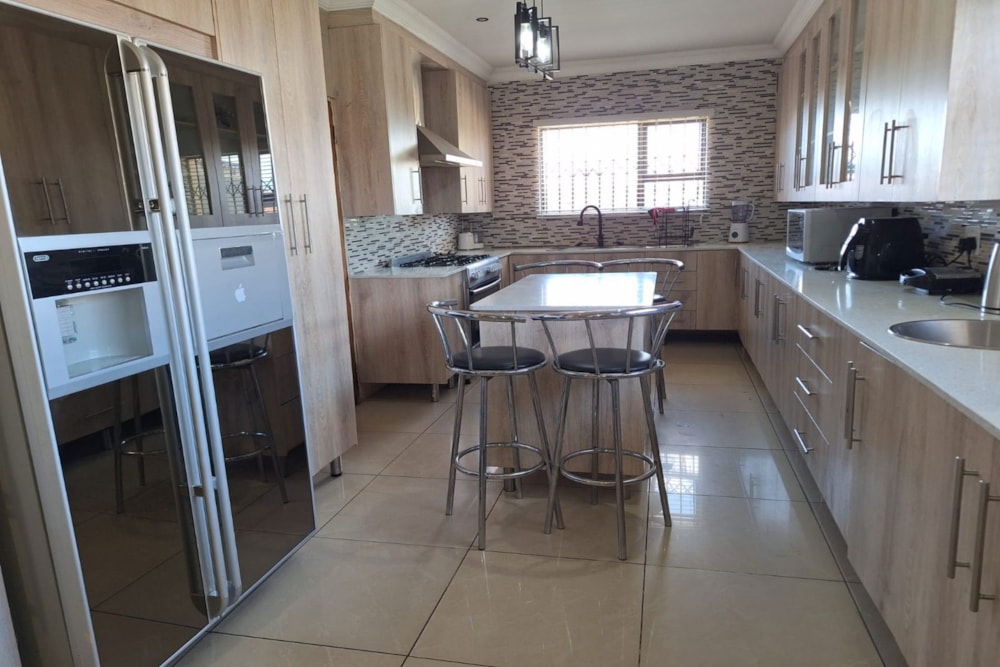 Double-storey house for sale in Model Park - 1WD1689148