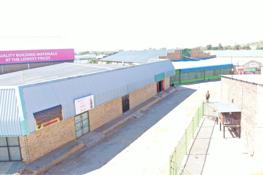 Commercial Building for sale in Hartswater, Northern Cape - 1RN1689674 Commercial Building for sale in Hartswater, Northern Cape - 1RN1689674