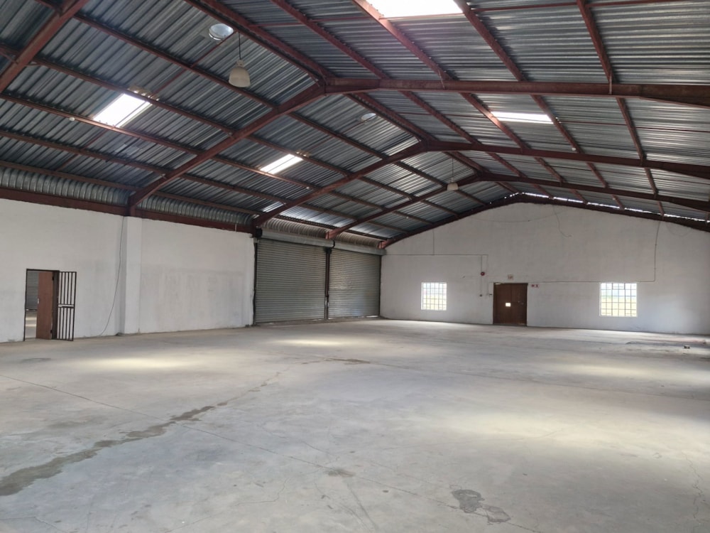 Commercial industrial property let in Tlokweng, Botswana - 3BO1689270 Commercial industrial property let in Tlokweng, Botswana - 3BO1689270