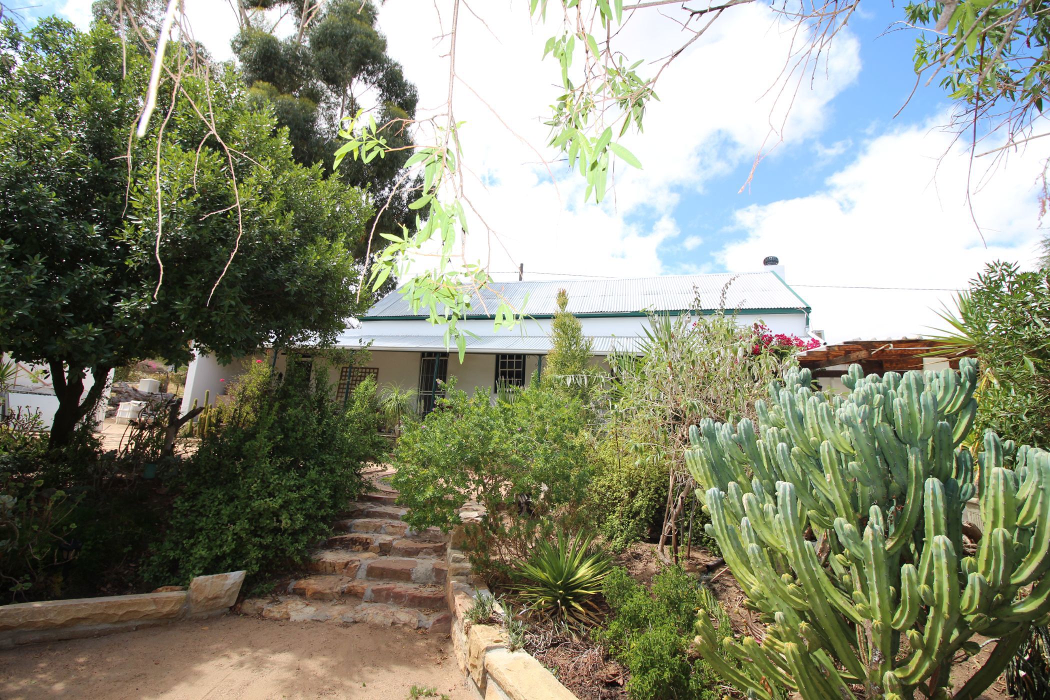 House for sale in Aurora, West Coast - LA1689392