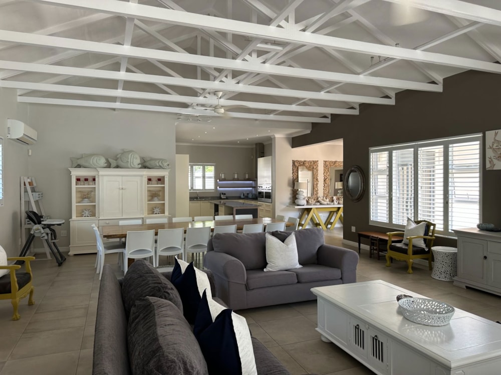 Double-storey house for sale in Glenmore Beach - 1PD1689621 Double-storey house for sale in Glenmore Beach - 1PD1689621