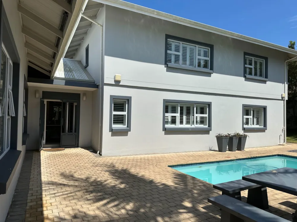 Double-storey house for sale in Glenmore Beach - 1PD1689621