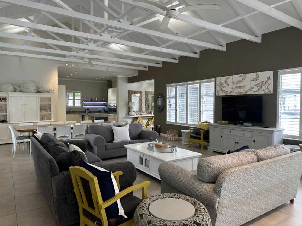 Double-storey house for sale in Glenmore Beach - 1PD1689621 Double-storey house for sale in Glenmore Beach - 1PD1689621