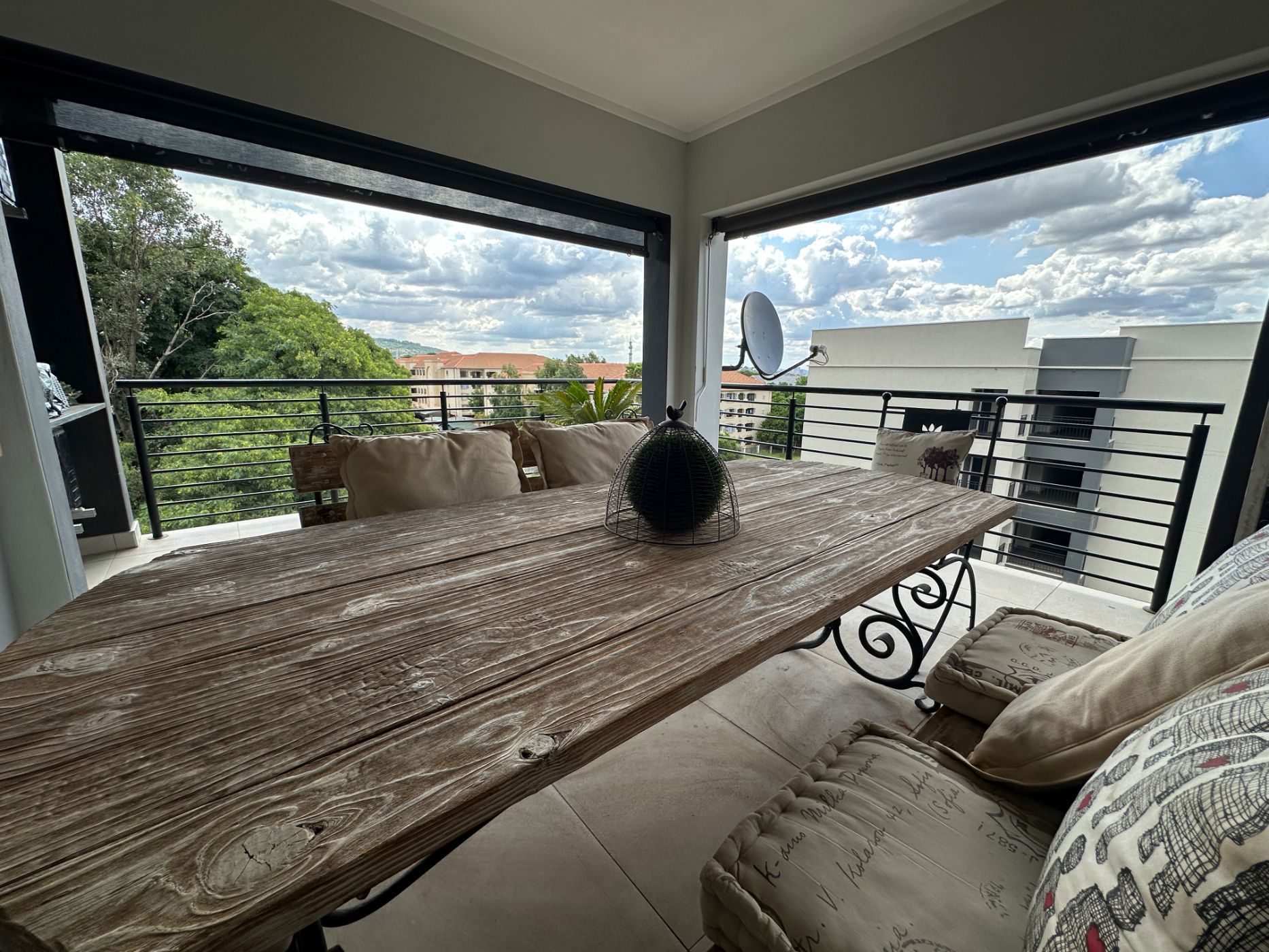 Penthouse apartment for sale in Waterkloof, Pretoria East - PT1689736