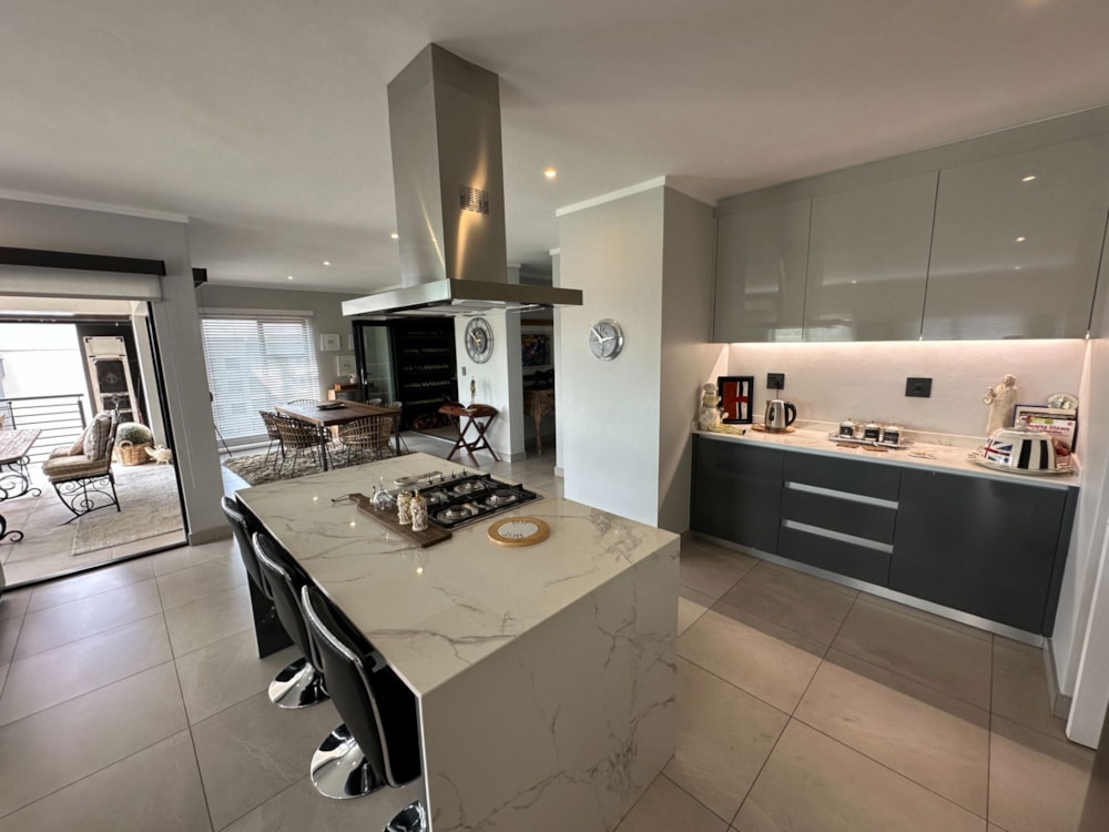 Penthouse apartment for sale in Waterkloof, Pretoria East - PT1689736