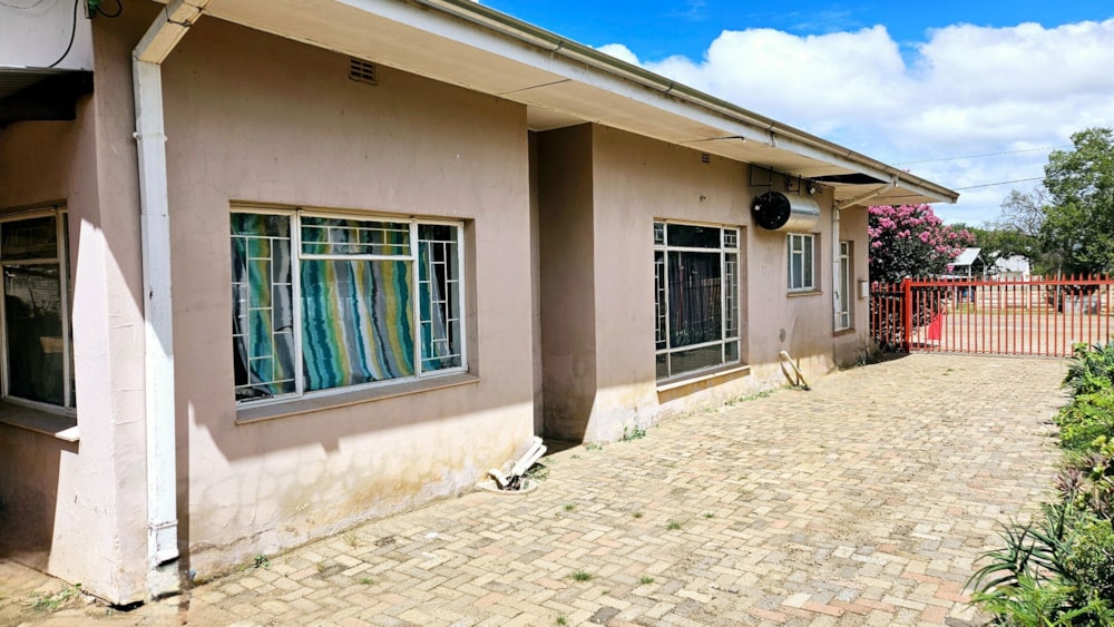 Commercial Building for sale in Lydenburg (Mashishing) - 1LY1690153 Commercial Building for sale in Lydenburg (Mashishing) - 1LY1690153