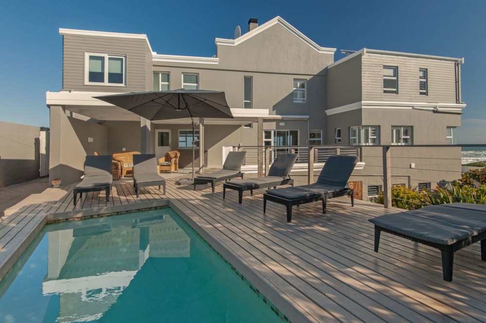 Guesthouse for sale in Sandbaai - PGLAG1690130 Guesthouse for sale in Sandbaai - PGLAG1690130