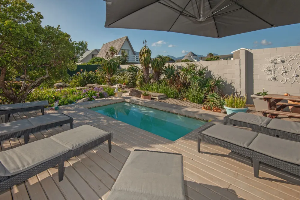 Guesthouse sold in Sandbaai - PGLAG1690130 Guesthouse sold in Sandbaai - PGLAG1690130